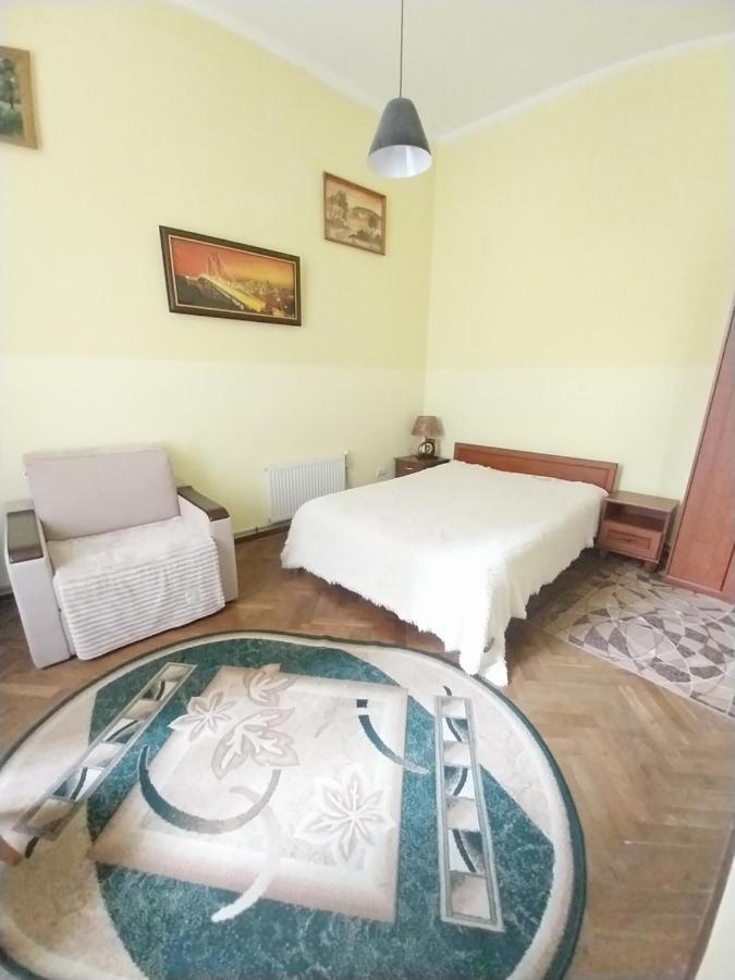 1Ком Апартаменты,Парковка,Улхорватская Lwów Zewnętrze zdjęcie